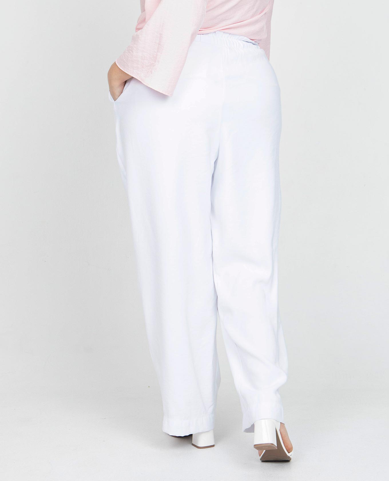PANTALÓN BLANCO TALLAS GRANDES CINTURA CON ELÁSTICO Y CANAL CON TIRA PARA ANUDAR Adrissa | Ropa para mujer