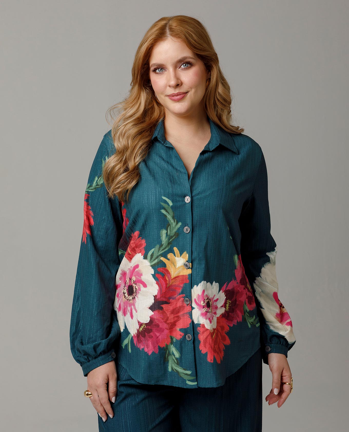 CAMISA FLORES TALLAS GRANDES ESTAMPACIÓN EXCLUSIVA MANGA LARGA EN JAQUARD Adrissa | Ropa para mujer