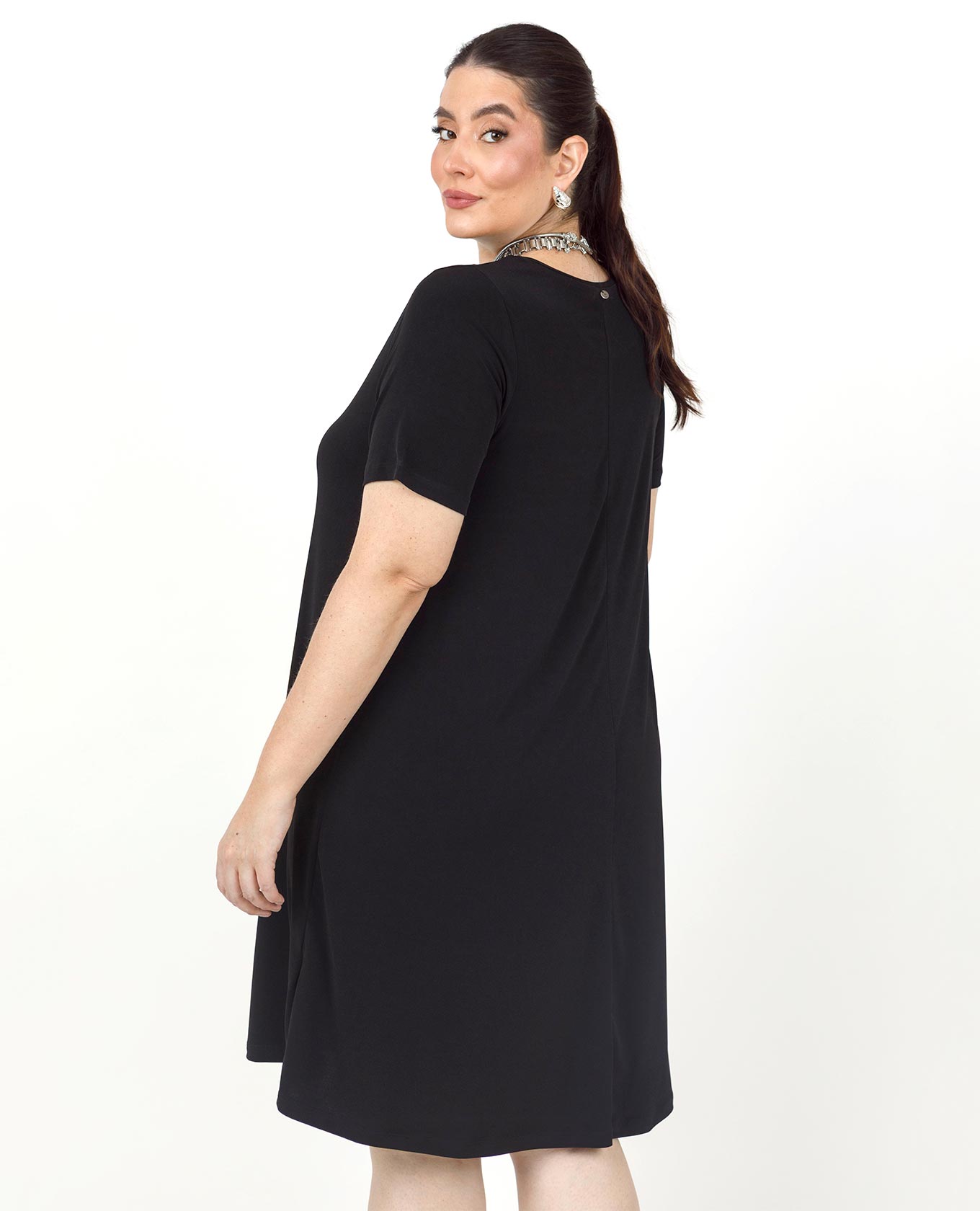 VESTIDO NEGRO TALLAS GRANDES EN TEJIDO DE PUNTO CON VUELO Adrissa | Ropa para mujer Vestidos