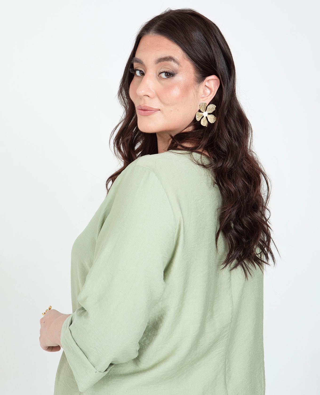 VESTIDO CORTO TALLAS GRANDES ESCOTE V CON FALSO Y MANGAS CON GUARDAPOLVO Adrissa | Ropa para mujer Vestidos
