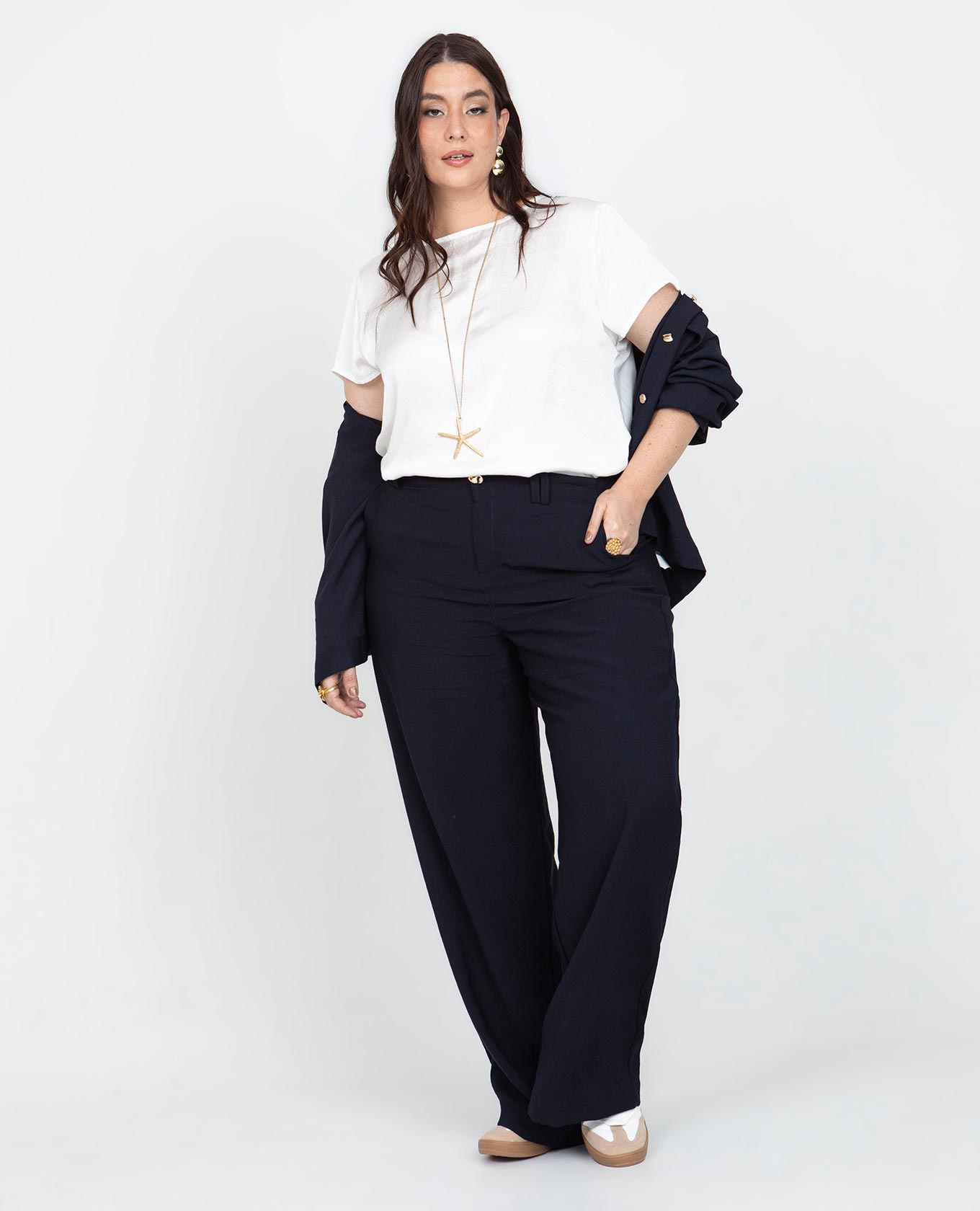 CHAQUETA LIVIANA TALLAS GRANDES CON BOTONES DECORATIVOS DORADOS Adrissa | Ropa para mujer Chaquetas