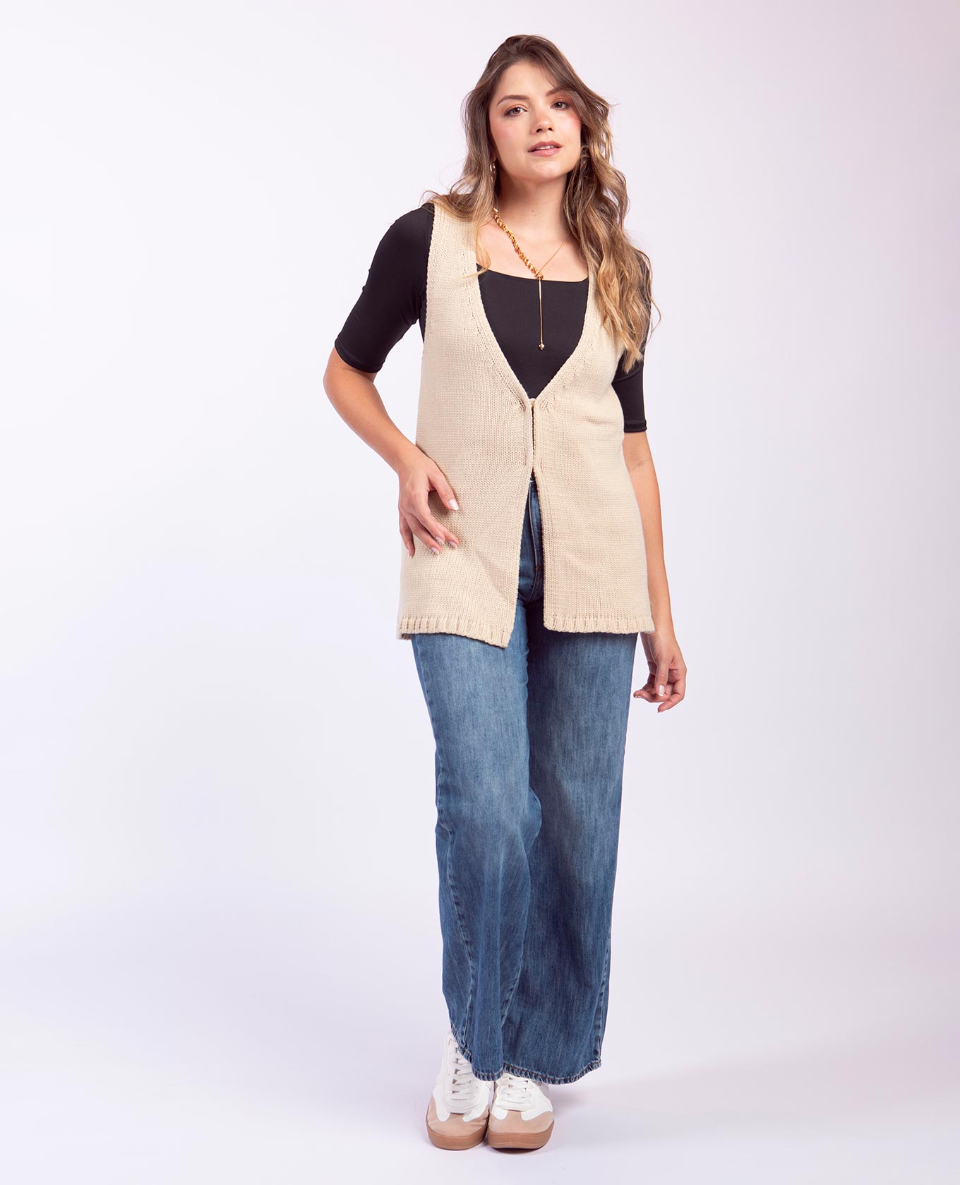 CHALECO TEJIDO PARA MUJER CON BOTONES INTERNOS Adrissa | Ropa para mujer Chalecos