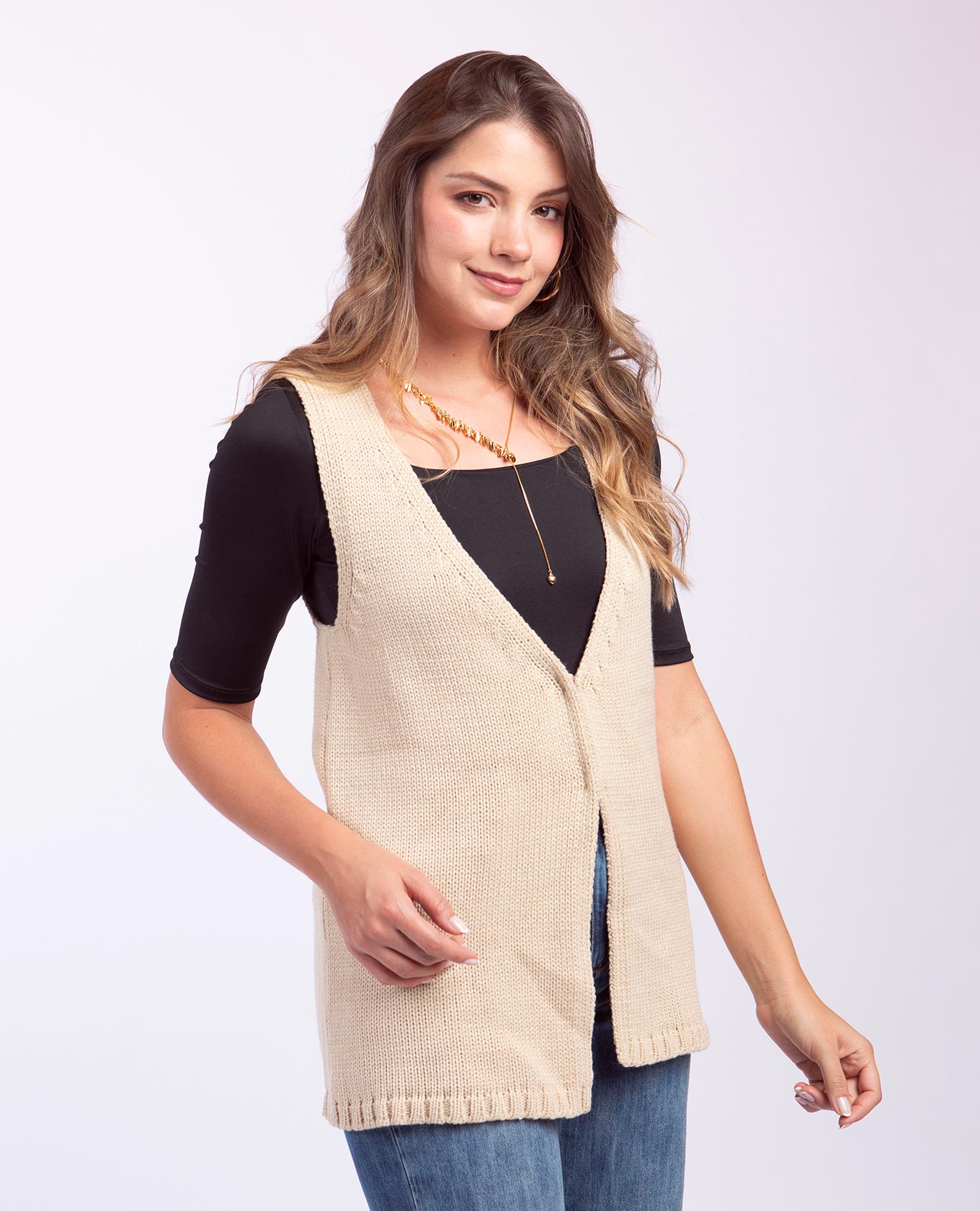 CHALECO TEJIDO PARA MUJER CON BOTONES INTERNOS Adrissa | Ropa para mujer Chalecos