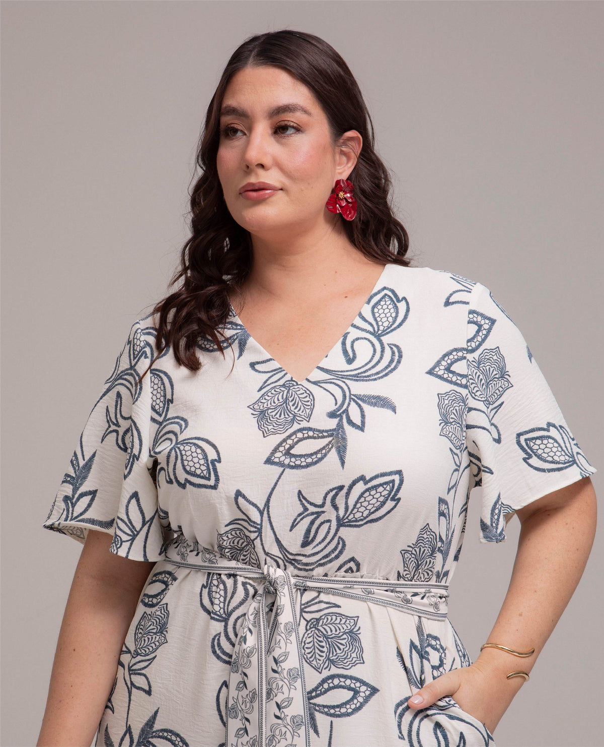 VESTIDO MIDI TALLAS GRANDES ESTAMPADO ESCOTE V CON TIRAS Y ELASTICO CINTURA Adrissa | Ropa para mujer Vestidos