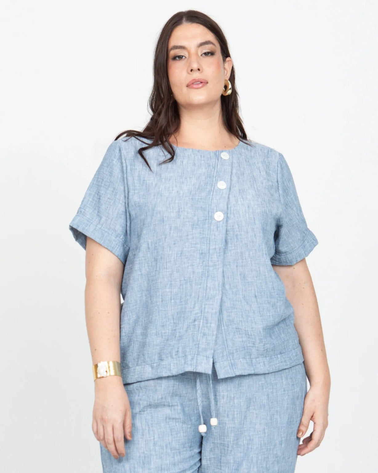 BLUSA MANGA CORTA TALLAS GRANDES CON PERILLA EN DIAGONAL CON PESPUNTES 14 AZUL INDIGO Adrissa | Ropa para mujer Blusas