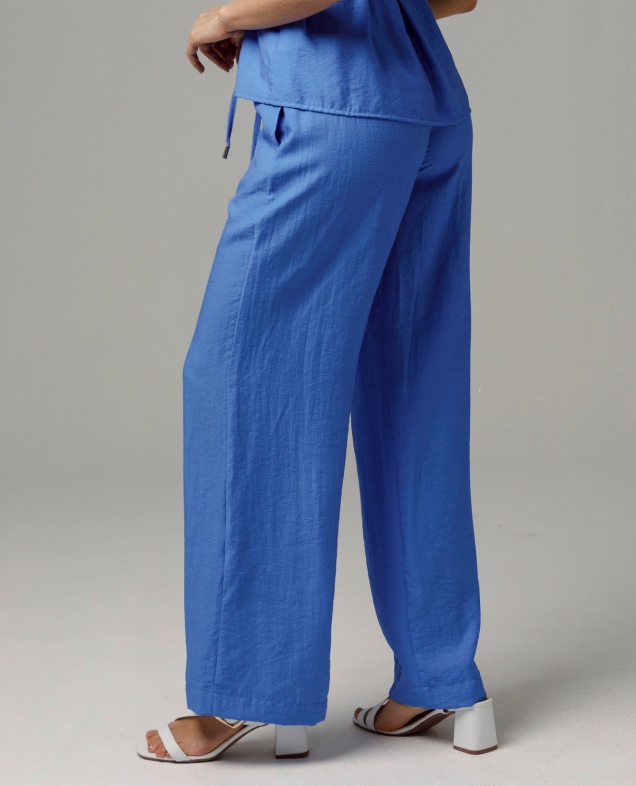 PANTALON RECTO PARA MUJER CINTURA CON ELASTICO EN TRASERO AZUL REY Adrissa | Ropa para mujer Pantalones