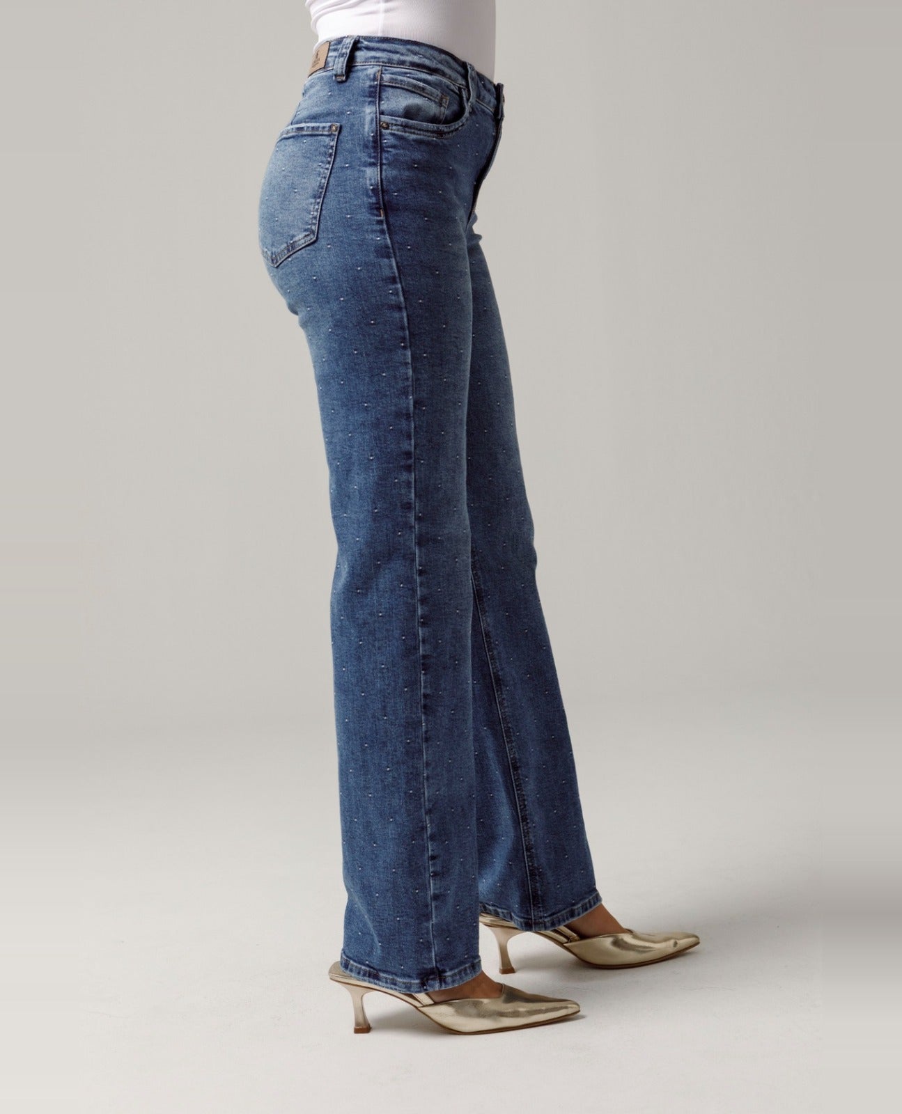 JEAN REGULAR PARA MUJER TONO MEDIO CINCO BOLSILLOS EN DENIM CON EFECTO Adrissa | Ropa para mujer Jeans