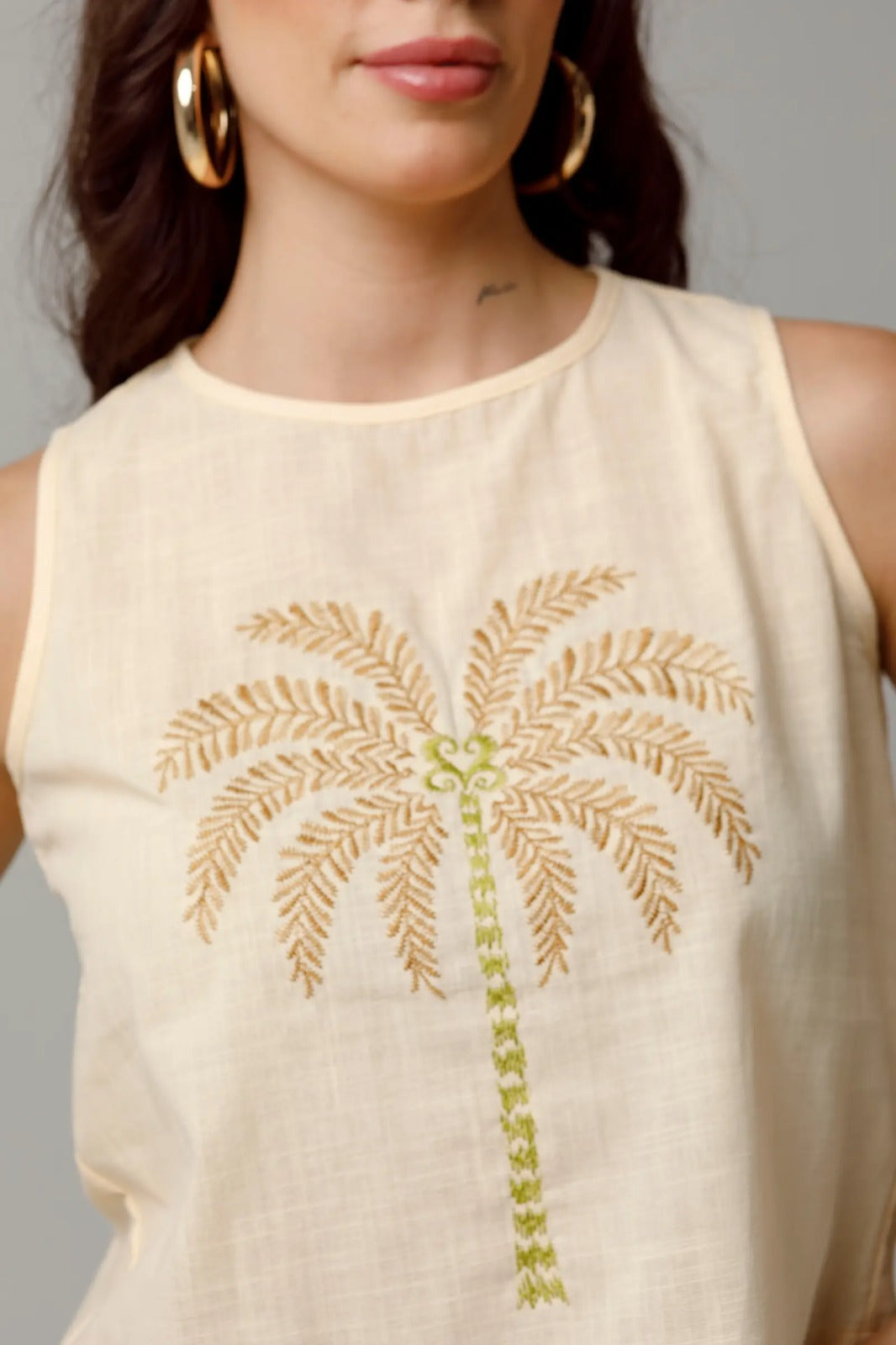 TOP BORDADO PARA MUJER MANGA SISA CON PERILLA EN ESPALDA Y BOTONES DE MANDERA Adrissa | Ropa para mujer Tops