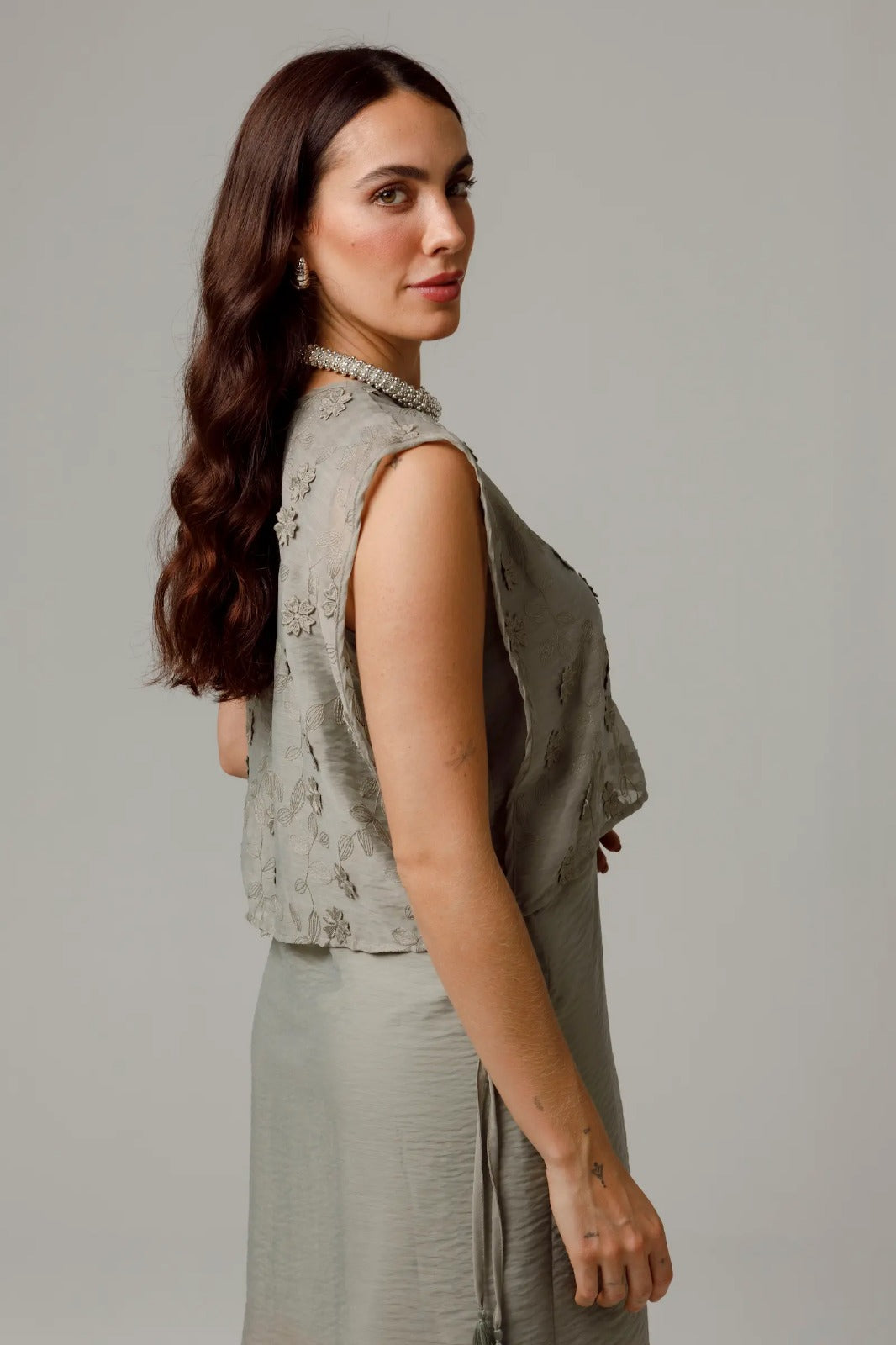 VESTIDO TALEGO PARA MUJER CON SOBRE PUESTO BORDADO EN TRANSPARENCIA CON INTERIOR