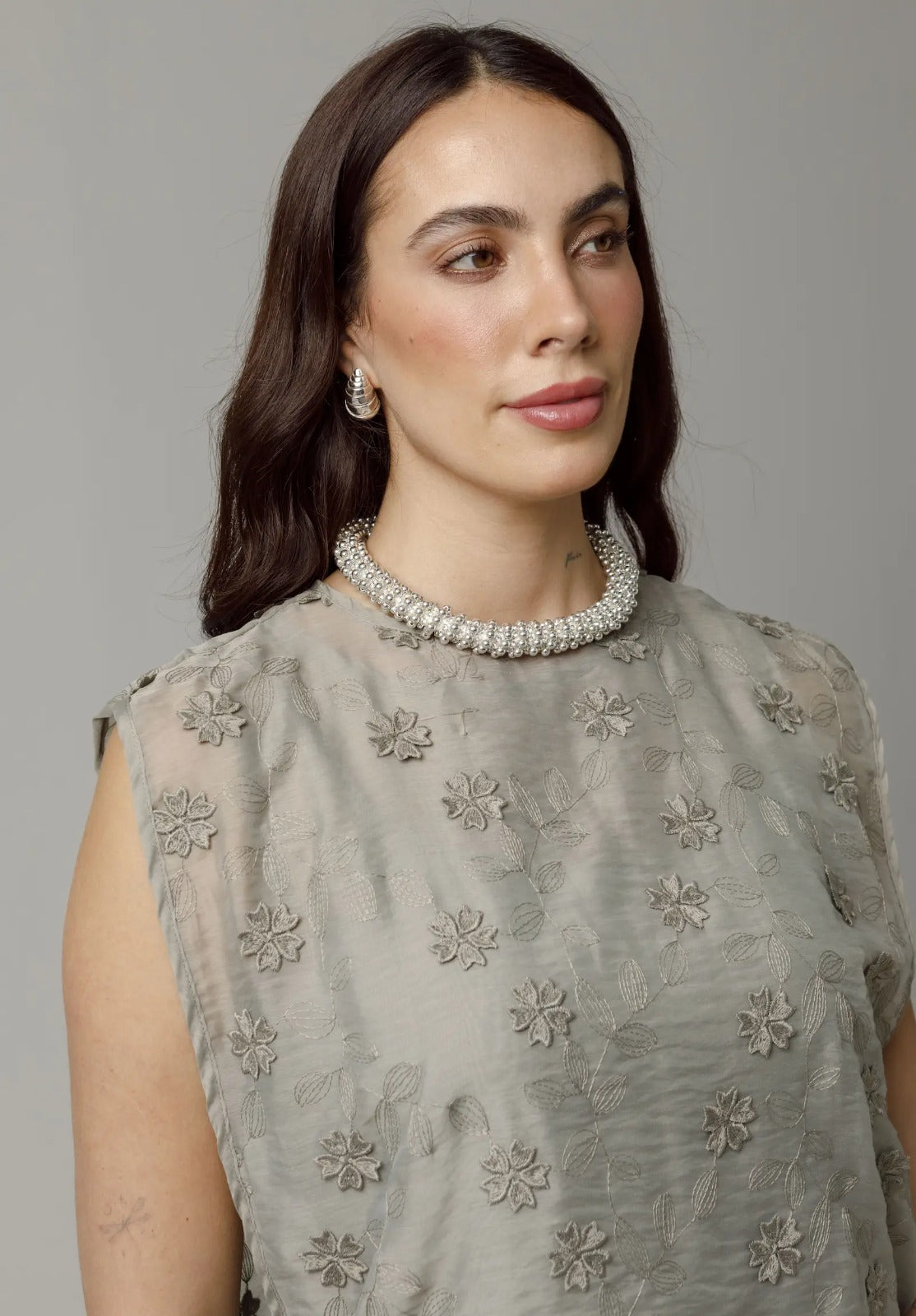 VESTIDO TALEGO PARA MUJER CON SOBRE PUESTO BORDADO EN TRANSPARENCIA CON INTERIOR