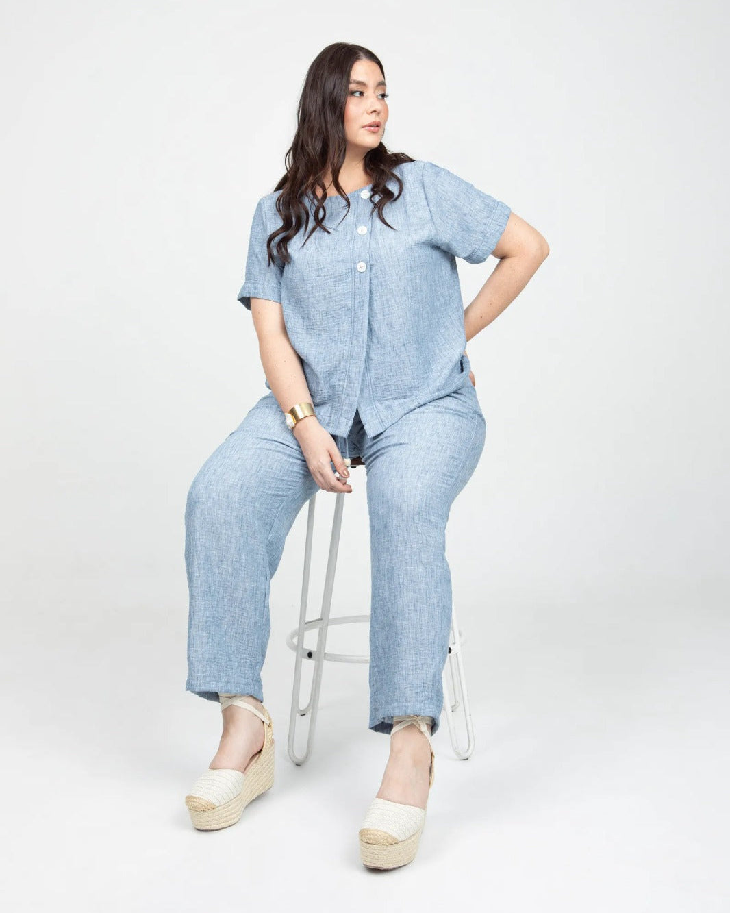 BLUSA MANGA CORTA TALLAS GRANDES CON PERILLA EN DIAGONAL CON PESPUNTES 16 AZUL INDIGO Adrissa | Ropa para mujer Blusas