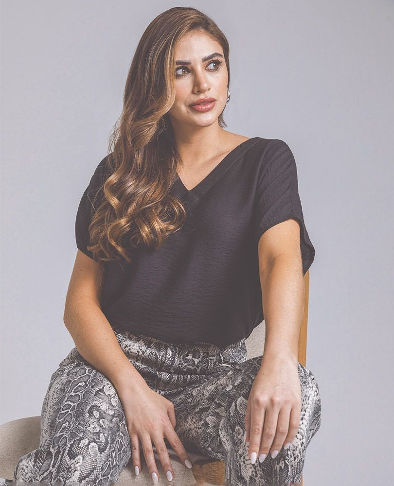 BLUSA NEGRA PARA MUJER ESCOTE V Adrissa