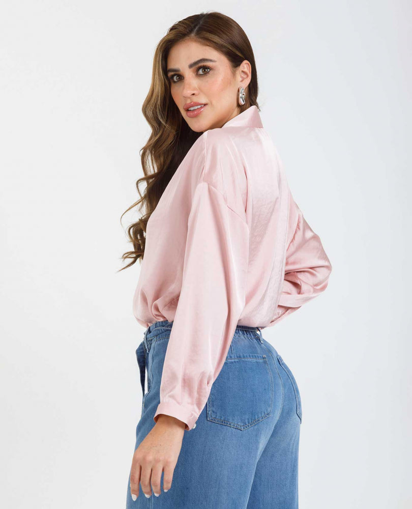CAMISA SATINADA MANGA LARGA CON CUELLO SPORT Adrissa